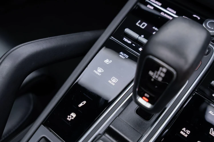 Vehicle Image 36
