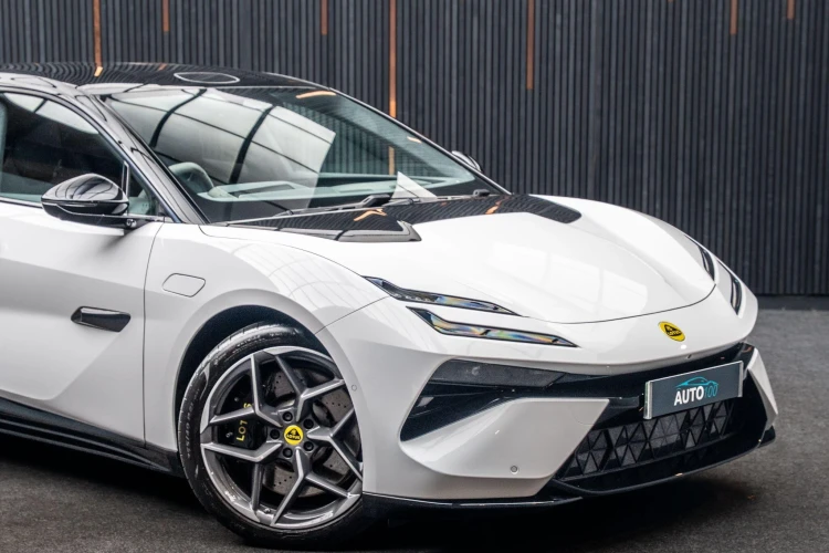 Vehicle Image 9