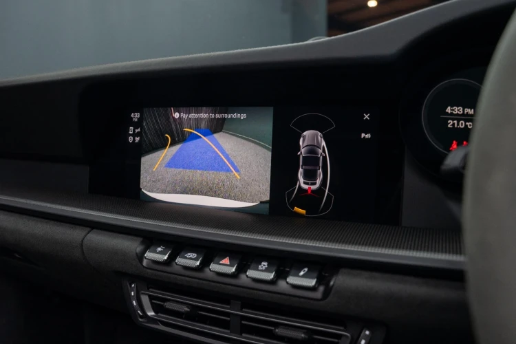 Vehicle Image 12