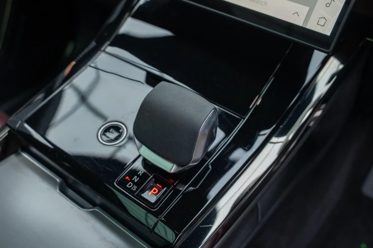 Vehicle Image 32