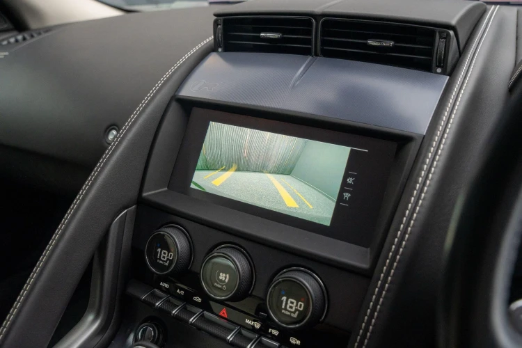 Vehicle Image 4
