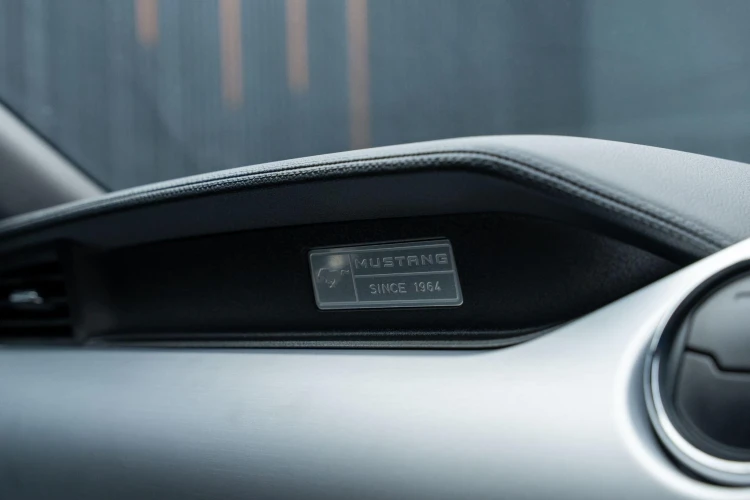 Vehicle Image 32