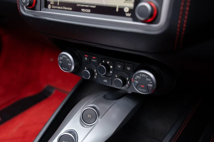 Vehicle Image 30