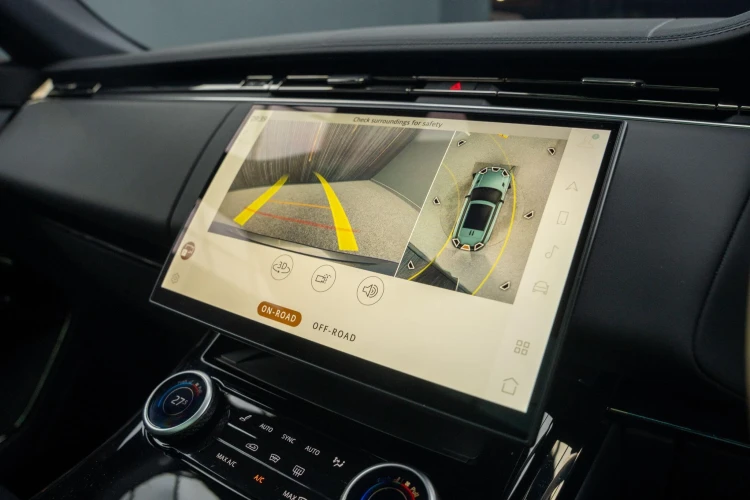 Vehicle Image 8