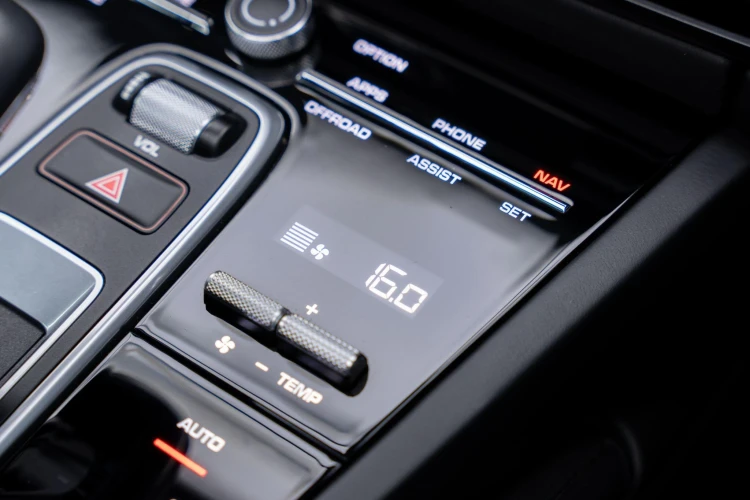 Vehicle Image 23