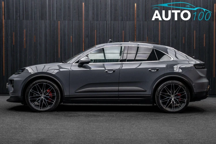 Vehicle Image 9