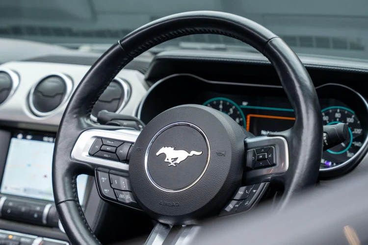 Vehicle Image 35