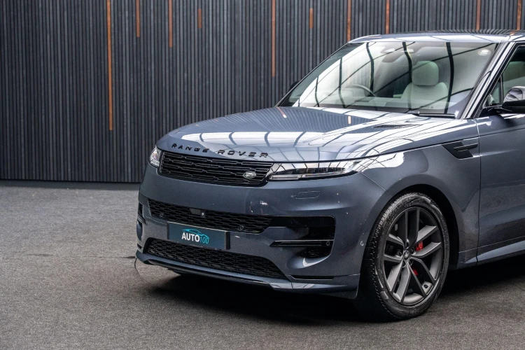 Vehicle Image 5