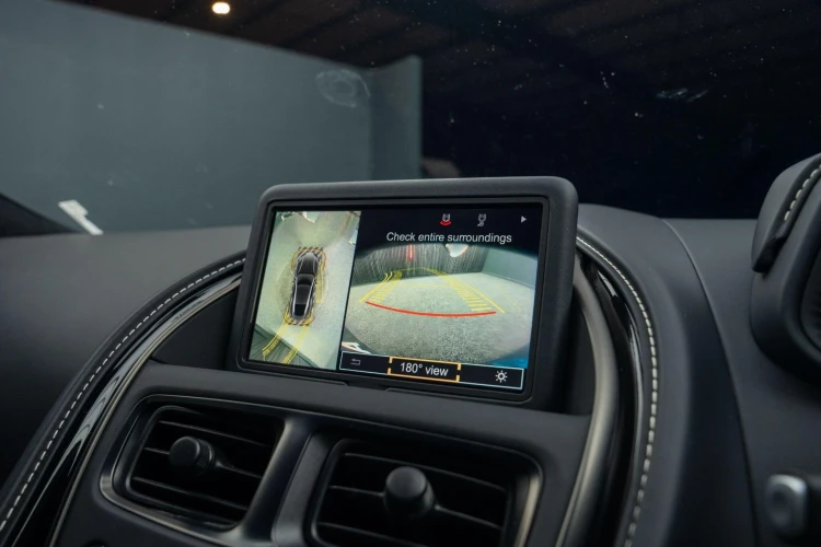 Vehicle Image 6