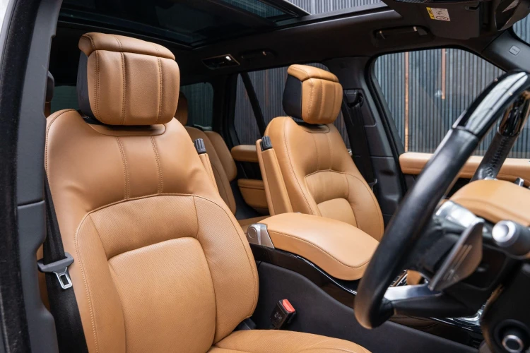 Vehicle Image 12