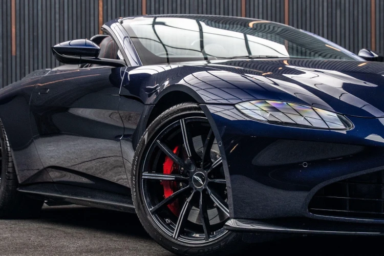 Vehicle Image 8