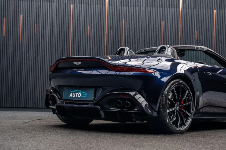Vehicle Image 13