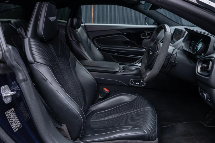 Vehicle Image 12