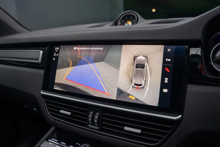Vehicle Image 6
