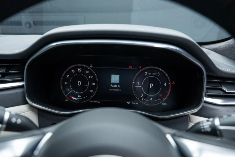 Vehicle Image 32