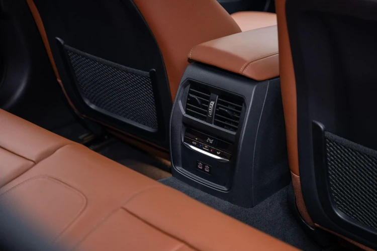 Vehicle Image 45