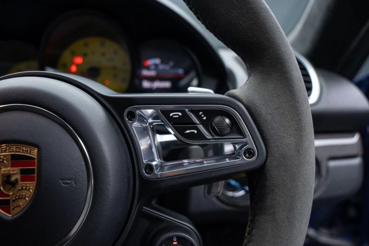 Vehicle Image 25