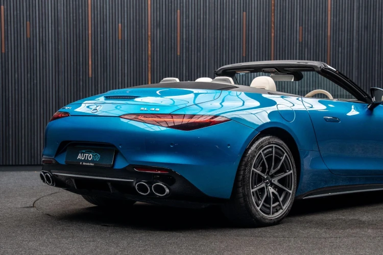 Vehicle Image 23
