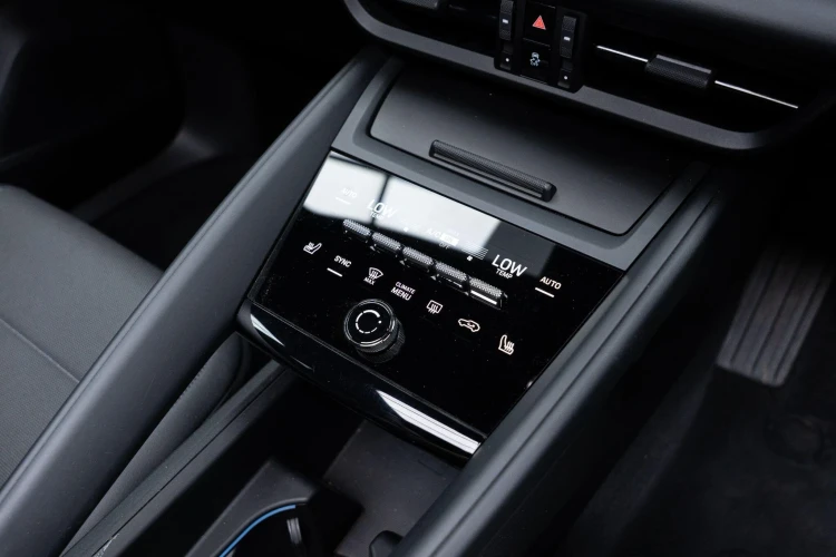 Vehicle Image 30