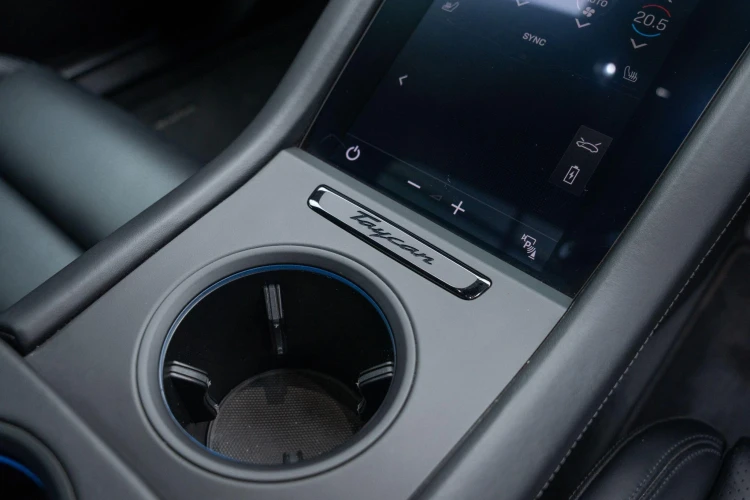 Vehicle Image 35