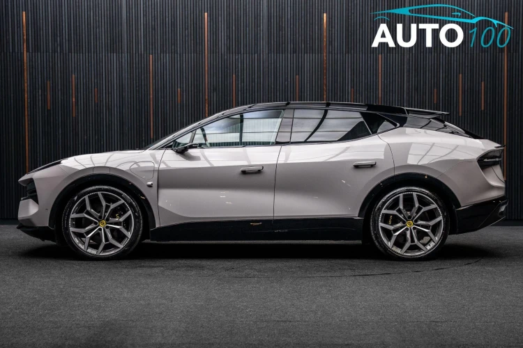 Vehicle Image 11