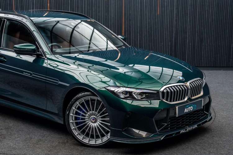 Vehicle Image 9