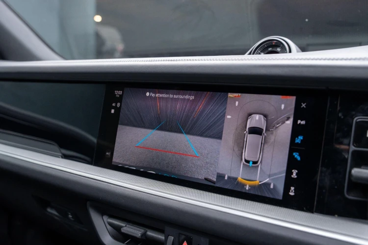 Vehicle Image 10