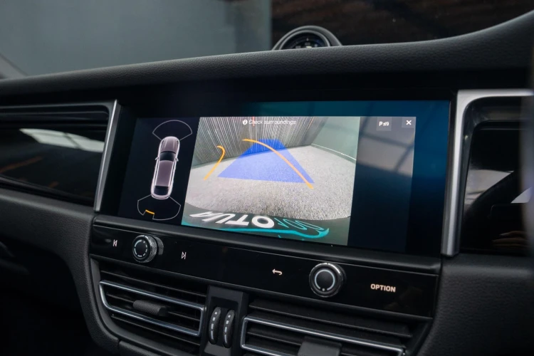 Vehicle Image 8