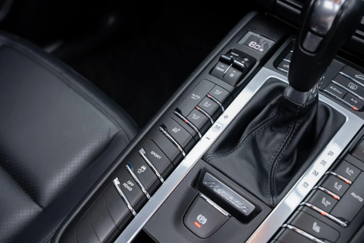Vehicle Image 22