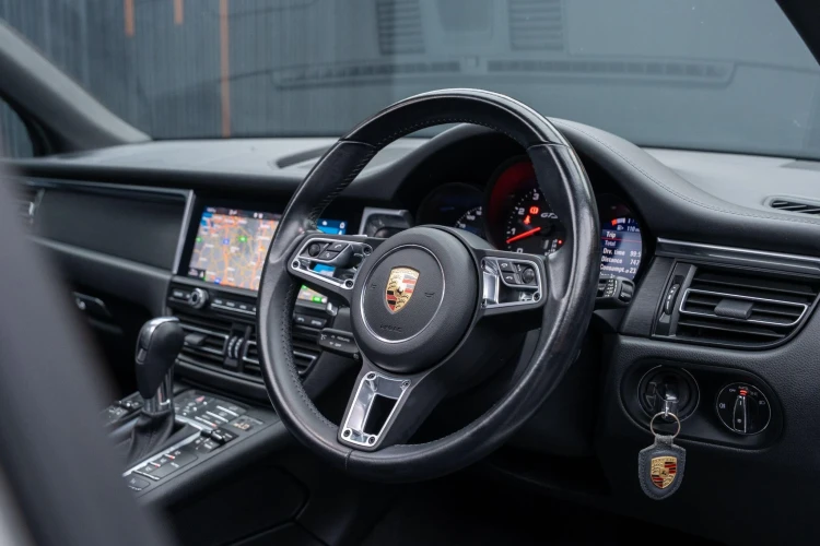 Vehicle Image 35