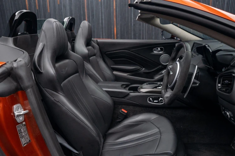 Vehicle Image 12