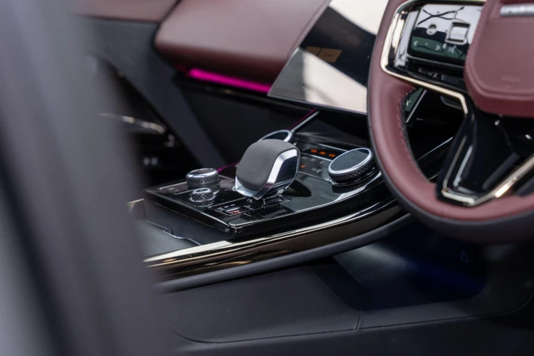Vehicle Image 30