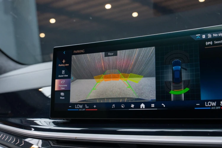 Vehicle Image 8