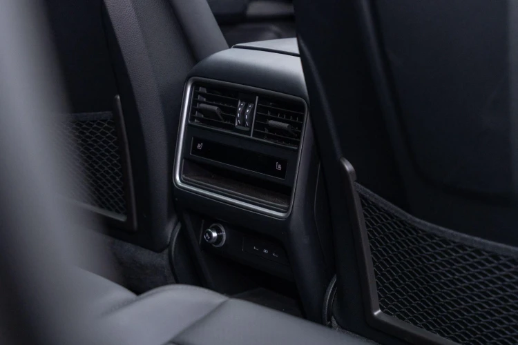 Vehicle Image 39