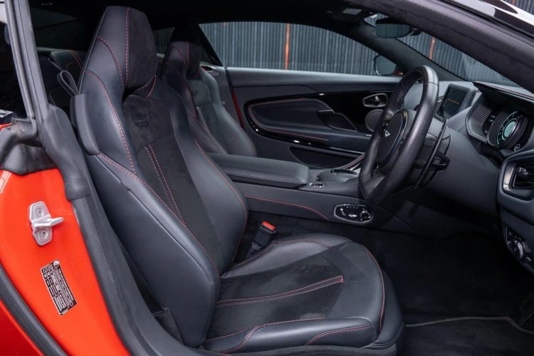 Vehicle Image 12