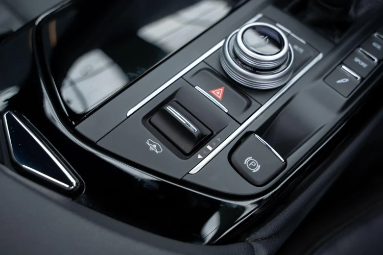 Vehicle Image 36