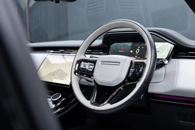 Vehicle Image 11