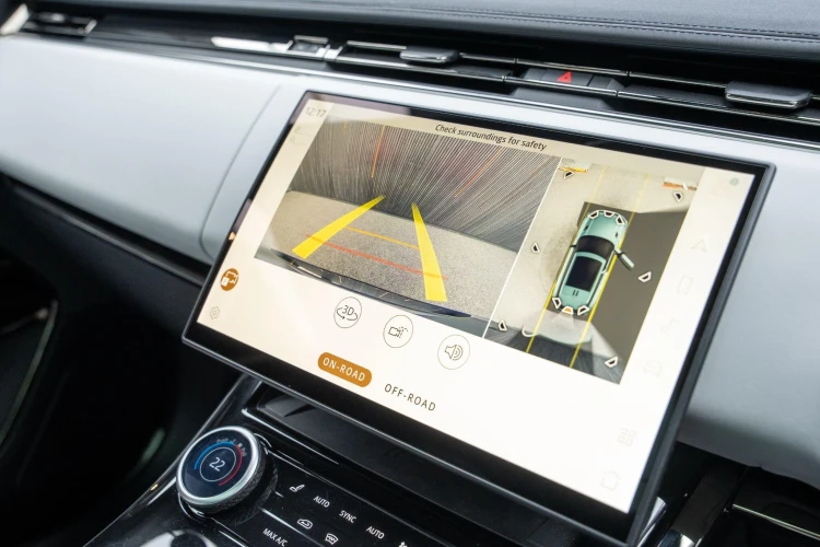Vehicle Image 8