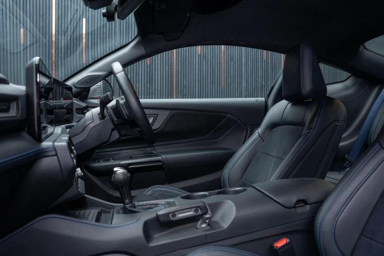 Vehicle Image 21