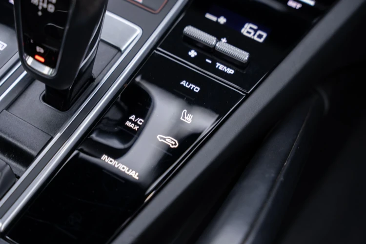 Vehicle Image 35