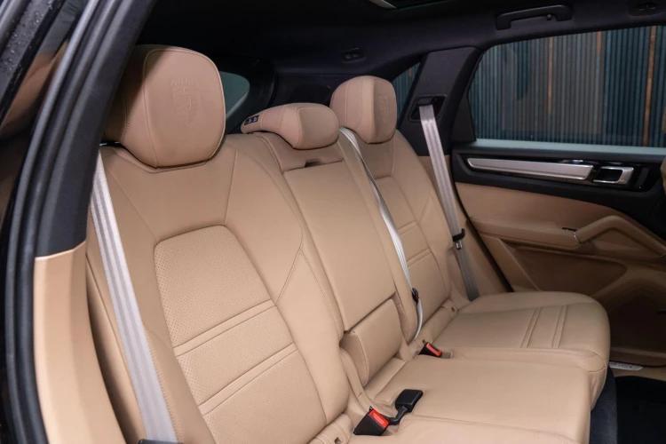 Vehicle Image 14