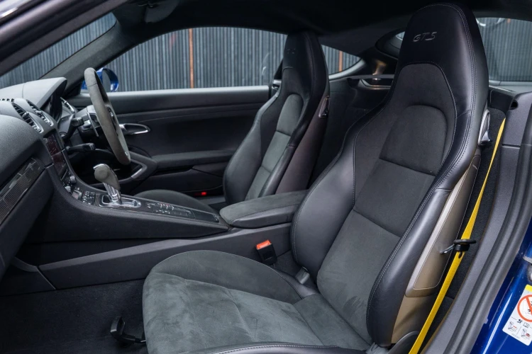Vehicle Image 38