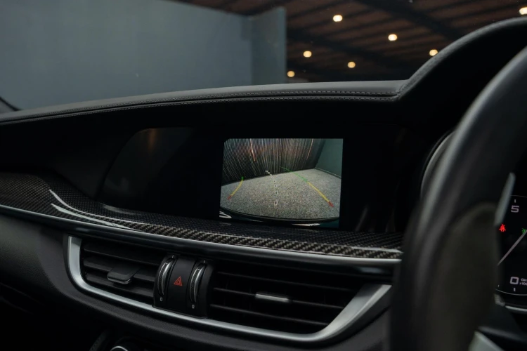 Vehicle Image 15
