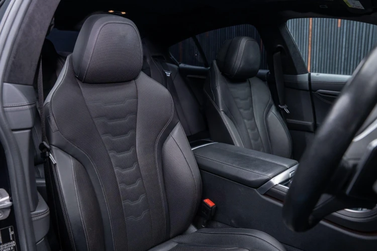 Vehicle Image 38