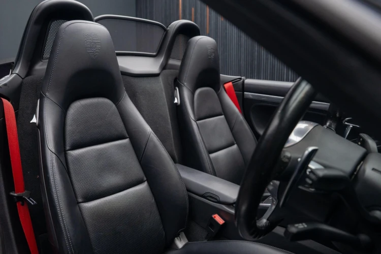 Vehicle Image 12