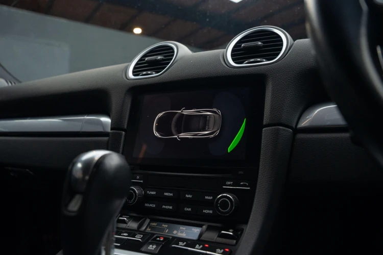 Vehicle Image 9