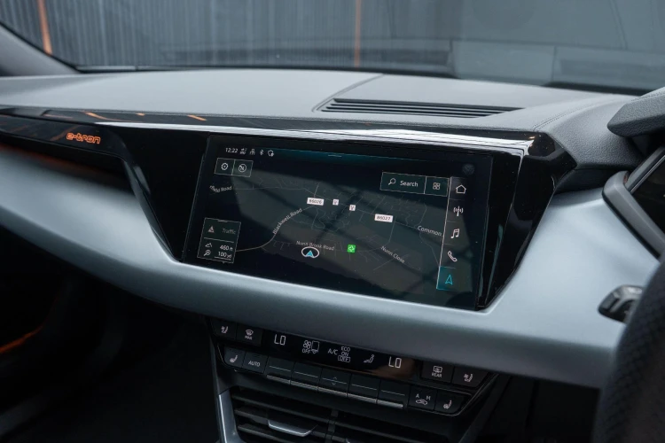 Vehicle Image 10