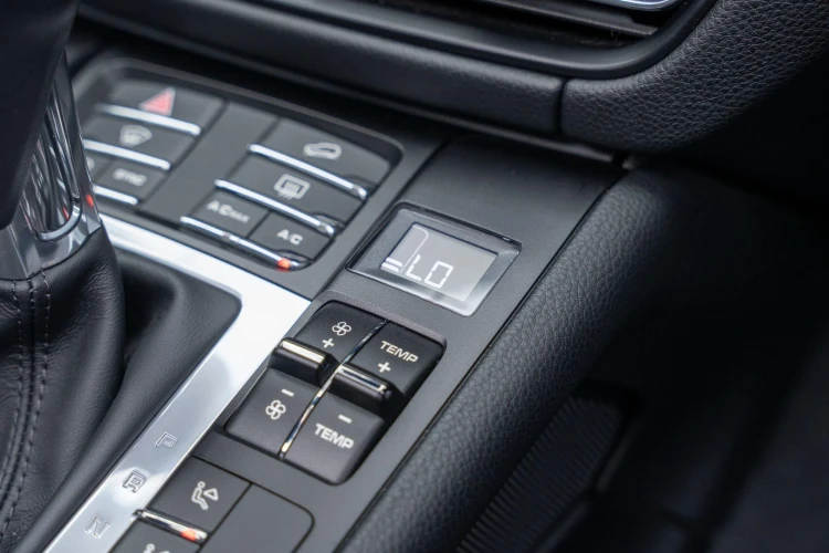 Vehicle Image 24