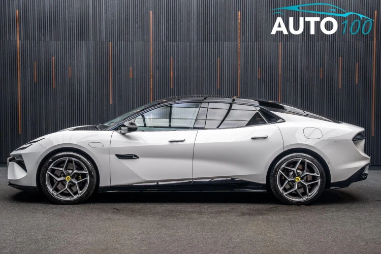 Vehicle Image 13