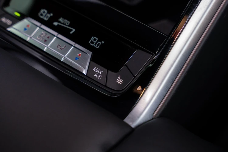 Vehicle Image 48